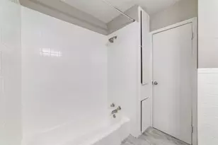 1424 Marshall St, Houston, TX 77006 - Photo 13