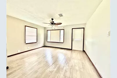 8038 Woodlyn Road, Houston, TX 77028 - Photo 3