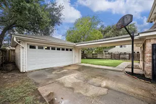 12519 Burgoyne Dr, Houston, TX 77077 - Photo 27