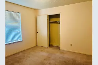 12614 Hunting Briar Drive, Houston, TX 77099 - Photo 7