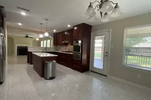 17110 Fairway Glen Ct, Sugar Land, TX 77498 - Photo 9