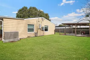 115 Marlin Ave, Galveston, TX 77550 - Photo 11