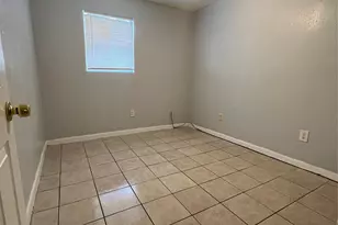 7518 Morley St, Houston, TX 77061 - Photo 9
