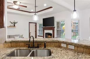 1840 Greenbriar Dr, Huntsville, TX 77340 - Photo 19