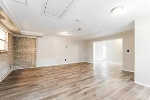 2811 26th St, Dickinson, TX 77539 - Photo 9