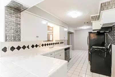 2811 26th Street, Dickinson, TX 77539 - Photo 7