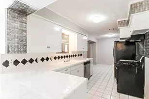 2811 26th St, Dickinson, TX 77539 - Photo 7