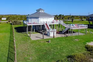 1508 Hwy 87, Gilchrist, TX 77617 - Photo 5