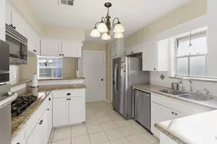 2310 Droxford Dr, Houston, TX 77008 - Photo 9