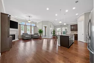 14 S Sawbridge Cir, The Woodlands, TX 77389 - Photo 7