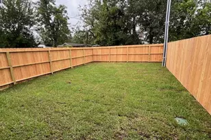 726 Woolworth St, Houston, TX 77020 - Photo 11