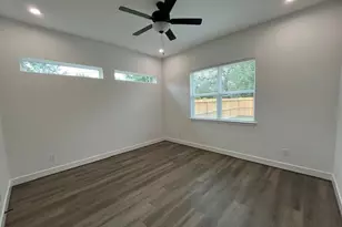 726 Woolworth St, Houston, TX 77020 - Photo 7