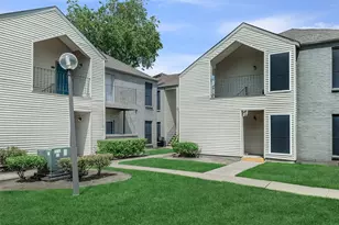 1111 W Main St, League City, TX 77573 - Photo 25