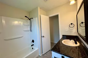 11842 S Fairhollow Ln, Houston, TX 77043 - Photo 15