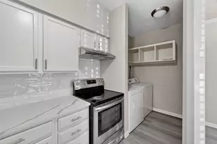 9803 Club Creek Dr, Houston, TX 77036 - Photo 9