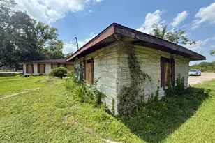 1513 County Rd 210, Angleton, TX 77515 - Photo 23