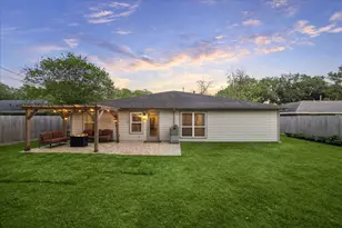 606 Kyle St, Sugar Land, TX 77478 - Photo 5