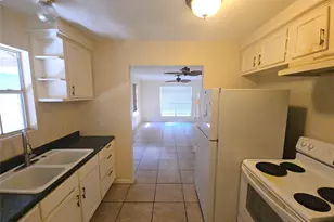 409 Commerce St, Tomball, TX 77375 - Photo 5