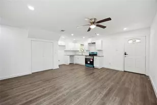 1056 North Ln, Houston, TX 77088 - Photo 3