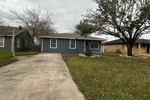 1710 N Avenue H, Freeport, TX 77541 - Photo 1