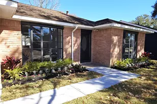 815 Merribrook Ln, Friendswood, TX 77546 - Photo 3