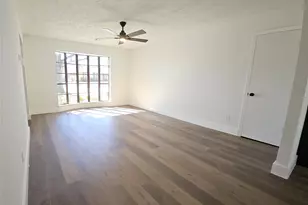 815 Merribrook Ln, Friendswood, TX 77546 - Photo 5