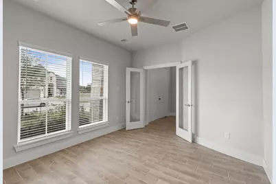 3207 Bushy Hawthorne Drive, Conroe, TX 77301 - Photo 15