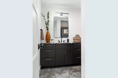 410 E 33 Rd St, Houston, TX 77018 - Photo 39