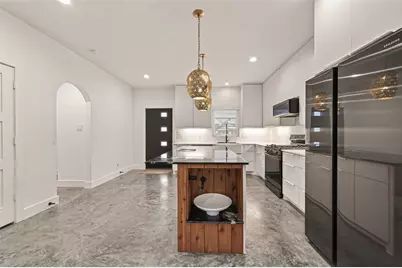 410 E 33 Rd St, Houston, TX 77018 - Photo 11