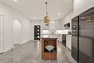 410 E 33rd St, Houston, TX 77018 - Photo 11