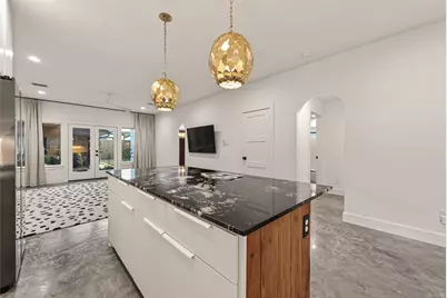 410 E 33 Rd St, Houston, TX 77018 - Photo 9