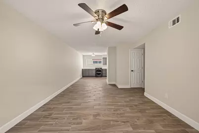 7714 Renwick Drive #M68, Houston, TX 77081 - Photo 9