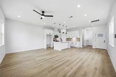 6610 Ezzard Charles Lane #A/B, Houston, TX 77091 - Photo 15