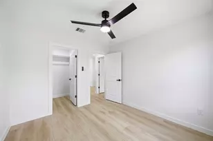 6610 Ezzard Charles Ln, Houston, TX 77091 - Photo 33