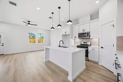 6610 Ezzard Charles Lane #A/B, Houston, TX 77091 - Photo 11