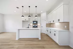 6610 Ezzard Charles Ln, Houston, TX 77091 - Photo 9