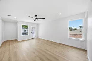6610 Ezzard Charles Ln, Houston, TX 77091 - Photo 19