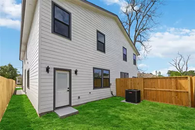 6610 Ezzard Charles Lane #A/B, Houston, TX 77091 - Photo 37
