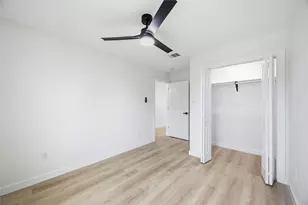 6610 Ezzard Charles Ln, Houston, TX 77091 - Photo 29