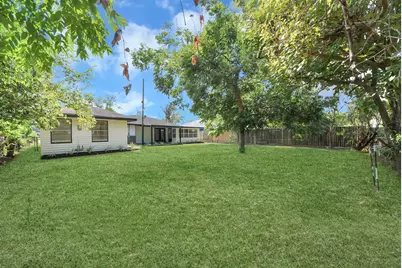 9610 Westview Drive, Houston, TX 77055 - Photo 35