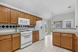 16650 Bluefin St, Crosby, TX 77532 - Photo 5