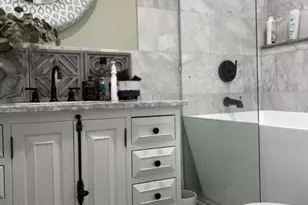 6811 St Augustine St, Houston, TX 77021 - Photo 5
