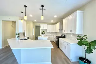 16642 Village View Trail, Sugar Land, TX 77498 - Photo 9