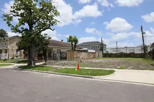 305 Everton St, Houston, TX 77003 - Photo 1