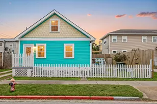 916 11th St, Galveston, TX 77550 - Photo 1