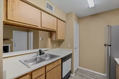 18515 Egret Bay Boulevard #1208, Webster, TX 77058 - Photo 9