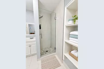 4015 Avenue O, Galveston, TX 77550 - Photo 9