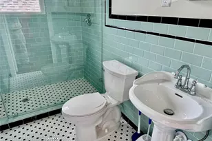 2608 Hopkins St, Houston, TX 77006 - Photo 33