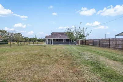 1081 Private Road 7023, Elgin, TX 78621 - Photo 7