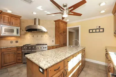 722 Crossroads Drive, Houston, TX 77079 - Photo 19